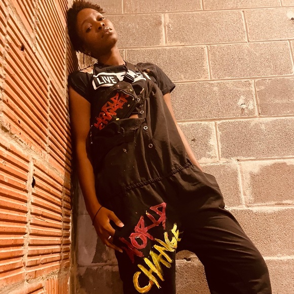 Sold - Picture 1 of 6